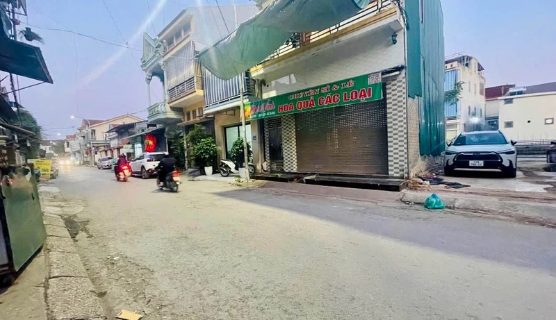 Bán đất mặt đường Đội Cung 62m2