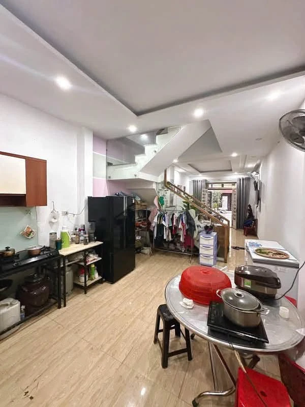 Bán nhà 3 tầng 60m² sổ hồng riêng Dĩ An, Bình Dương - Ảnh thu nhỏ 2