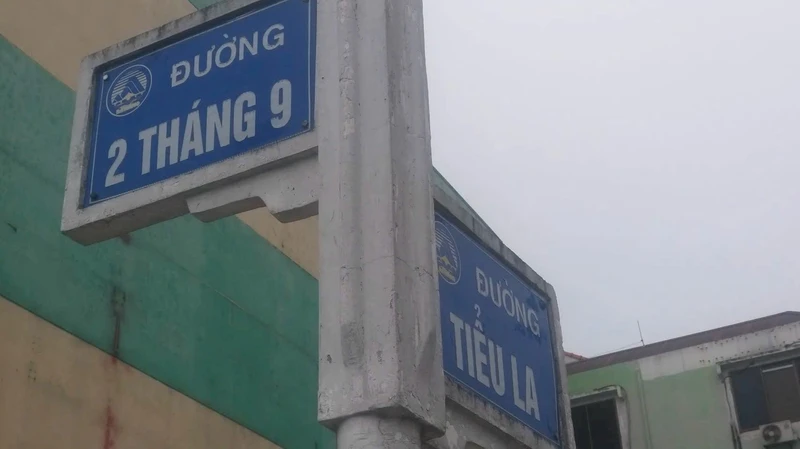 Bán lô góc 250m² hai mặt tiền, Hải Châu, Đà Nẵng