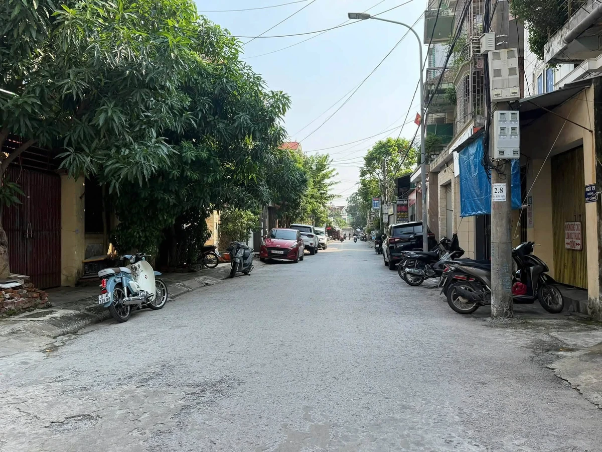 Bán nhà 3 tầng 93m² mặt đường Đội Cung, Thành Vinh - Ảnh 1