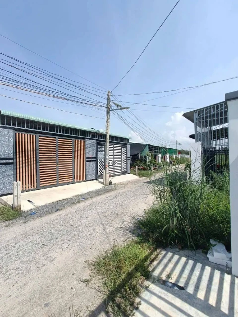 Bán nhà 2 phòng 140m² ở Xã Phạn Nè giá 870 triệu - Ảnh 1