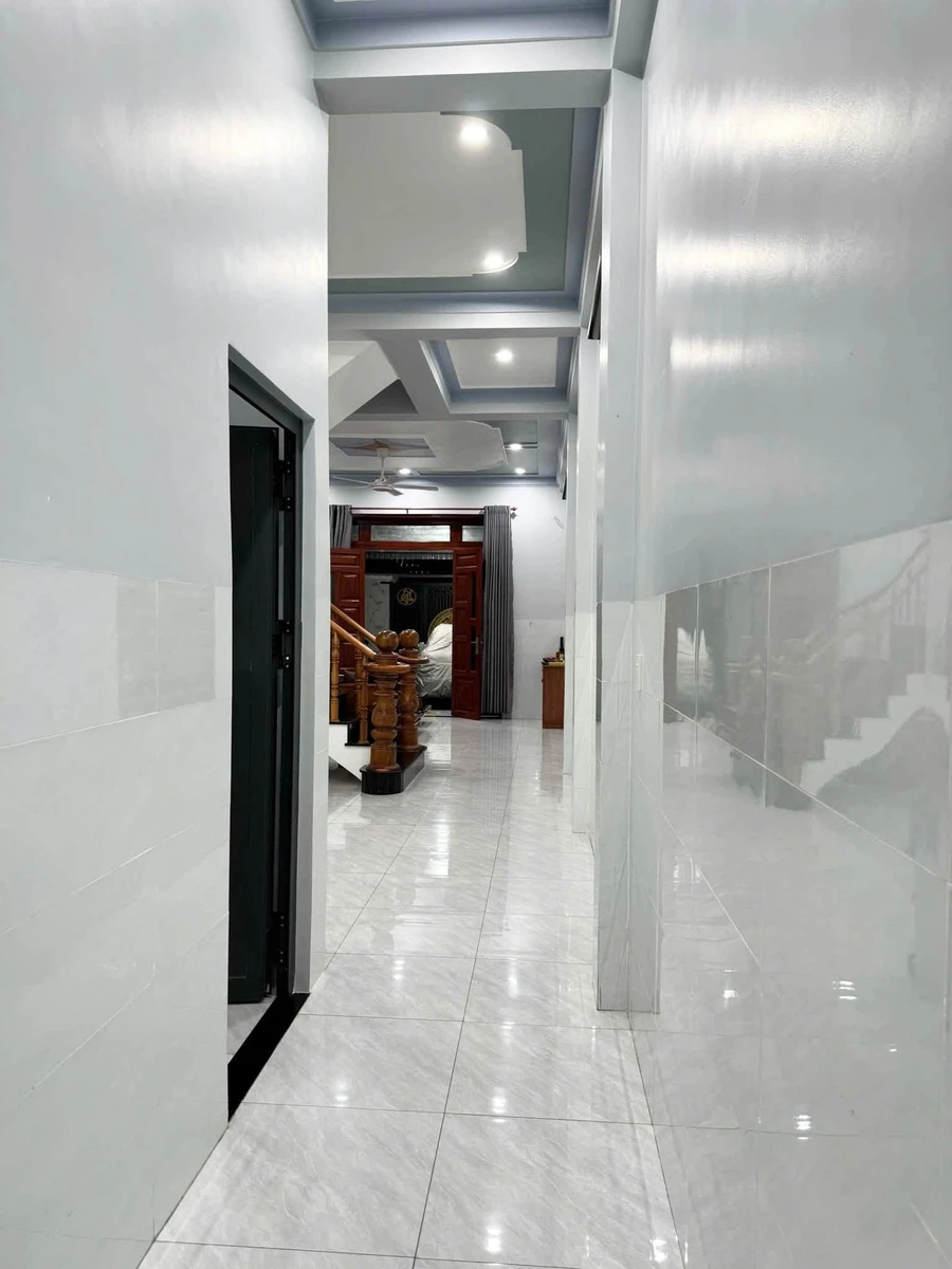 Bán nhà mặt tiền 250m² 3 phòng ngủ 5 tỷ Uyên Hưng - Ảnh thu nhỏ 4