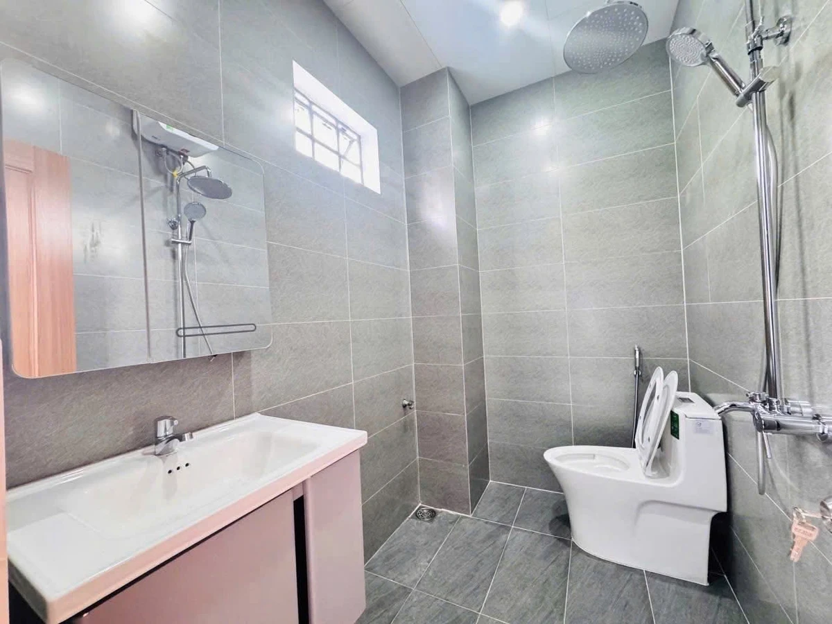 Bán nhà 2 tầng 100m² Nhơn Hòa 11, gần Bến xe Trung tâm, Đà Nẵng, giá 5,8x tỷ - Ảnh thu nhỏ 2