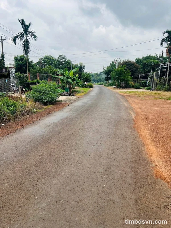 Bán đất 200m2 Hố Bom Tân Phước Đồng Phú 4 tỷ