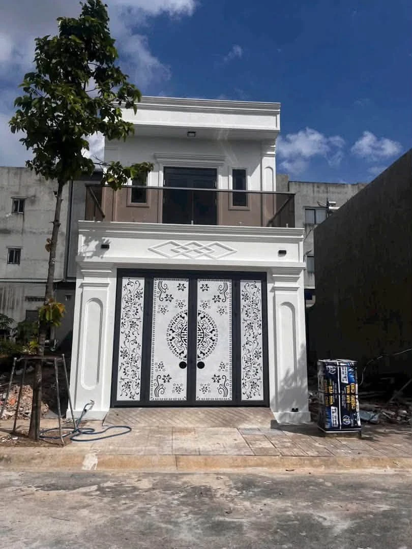 Bán nhà sổ riêng 75m² 3 phòng ngủ Tân Uyên 2,4 tỷ - Ảnh 1