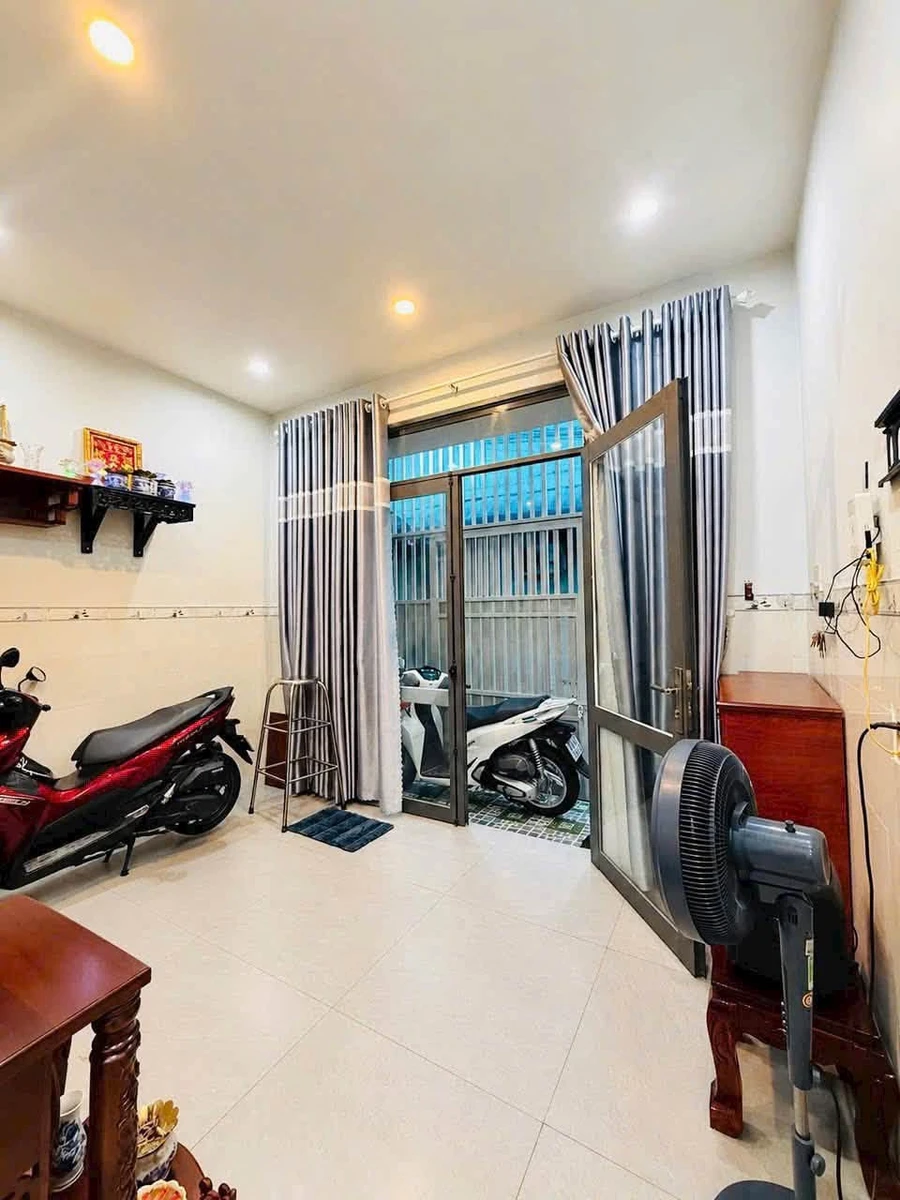 Bán nhà 2 mặt tiền, 4 phòng ngủ, 38.6m², Quận 12 - Ảnh thu nhỏ 3