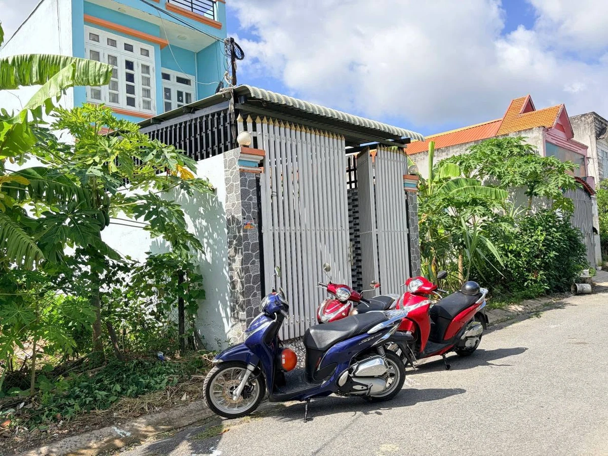 Bán nhà 1 trệt 1 lầu 4 phòng ngủ 4x22,9m KDC Phúc Giang - Long Cang, Cần Đước giá 1,88 tỷ - Ảnh thu nhỏ 3