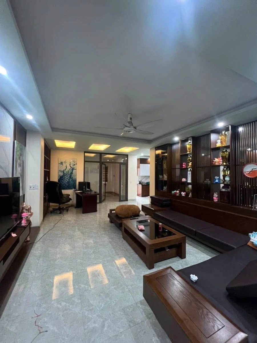 Bán nhà 4 tầng 108m2 đường D1 Bờ kè Phố Mới, Q.7 - Ảnh 1