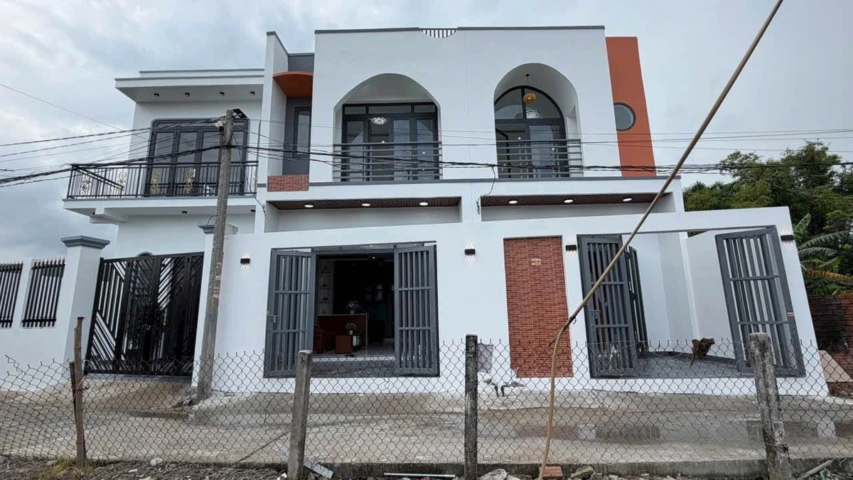 Bán nhà 1 trệt 1 lầu 66.2m² Mỹ Lộc Tây Ninh 1 tỷ 690 - Ảnh 1