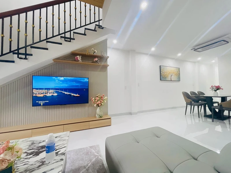 Bán nhà 2 tầng mặt tiền 72m2, 3PN tại Sơn Trà, Đà Nẵng