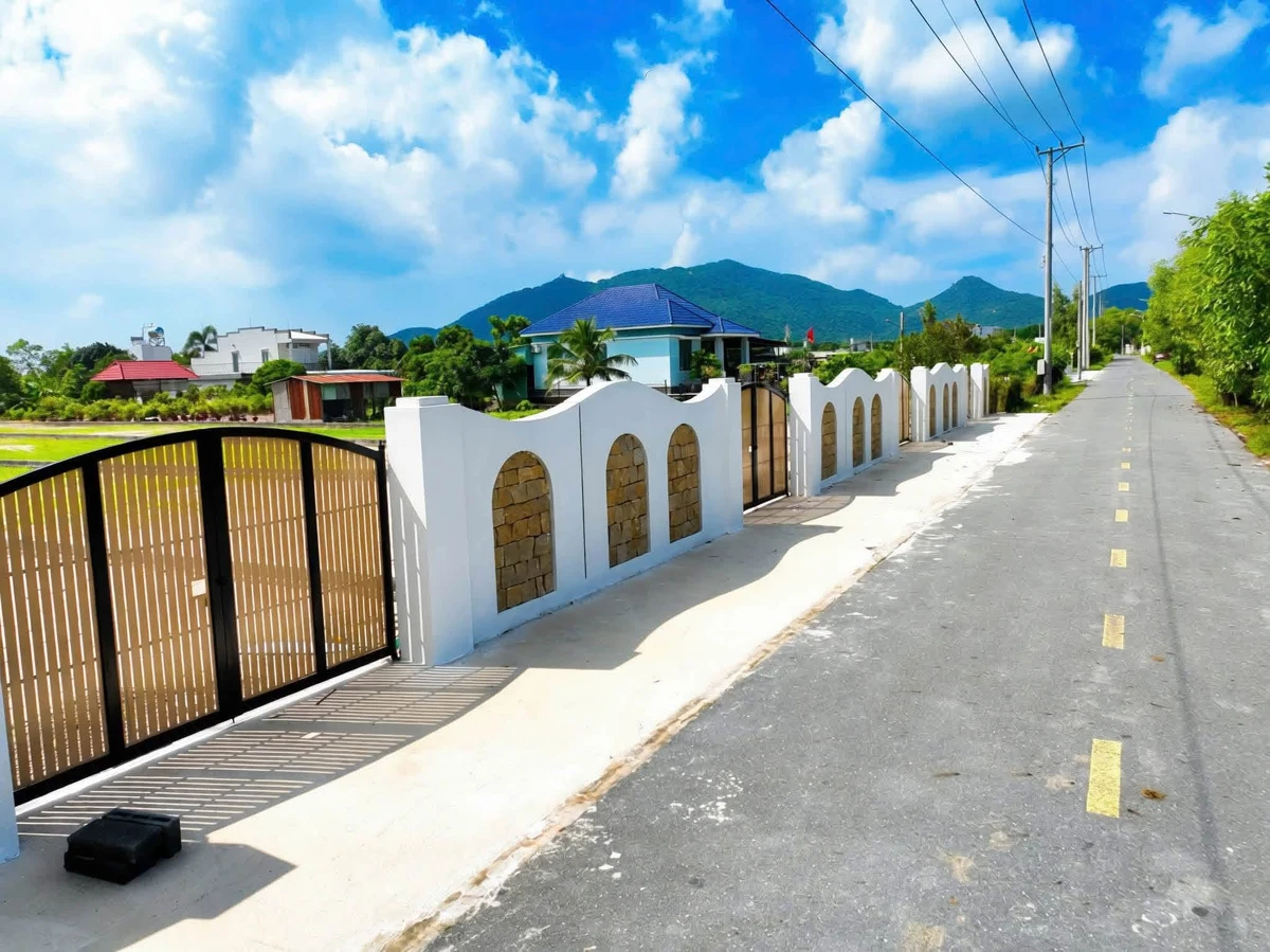 Bán đất 1000m2 view núi Minh Đạm gần hồ Sở Bông, cách biển Phước Hải 5km - Ảnh 1