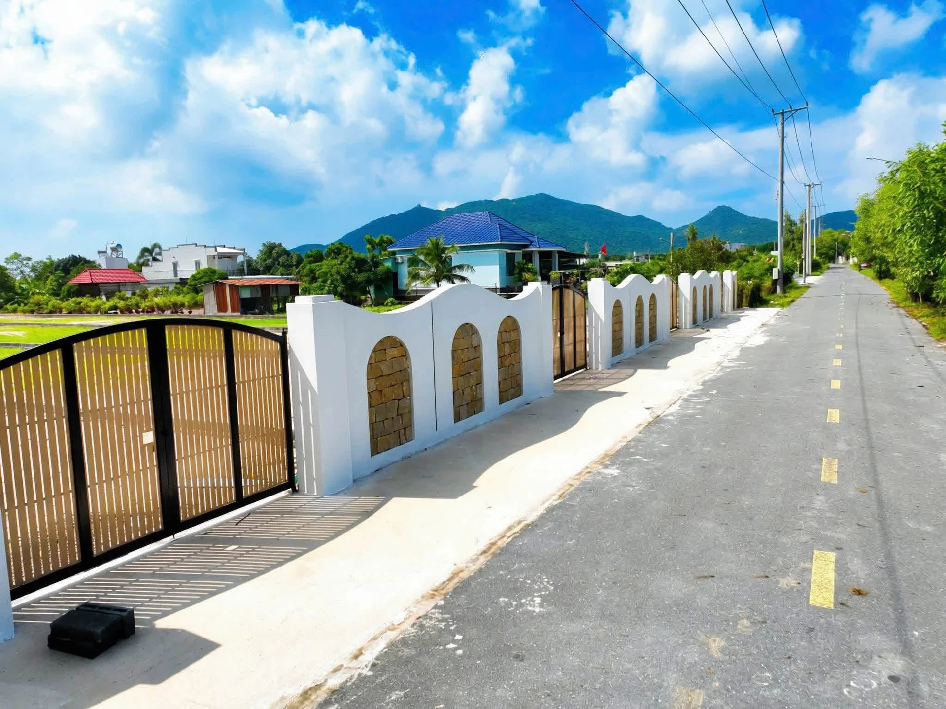Bán đất 1000m2 view núi Minh Đạm gần hồ Sở Bông, cách biển Phước Hải 5km - Ảnh 1