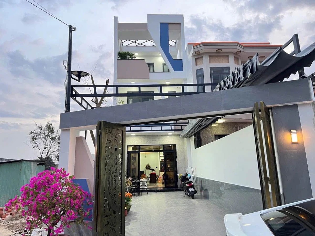 Bán nhà 1 trệt 2 lầu mặt tiền Phú Mỹ 150m2, 3PN Bình Tân - Ảnh thu nhỏ 2