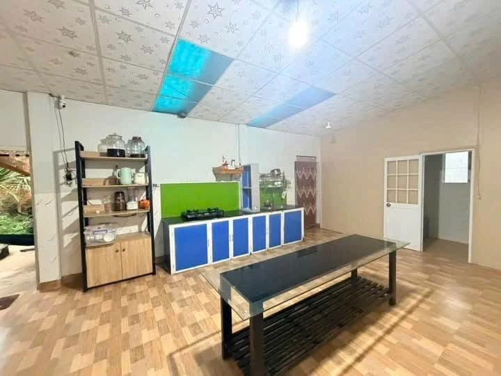 Bán nhà hẻm mặt tiền Mai Thị Lựu, Buôn Ma Thuột 12,8x27m giá 5,7 tỷ - Ảnh thu nhỏ 3