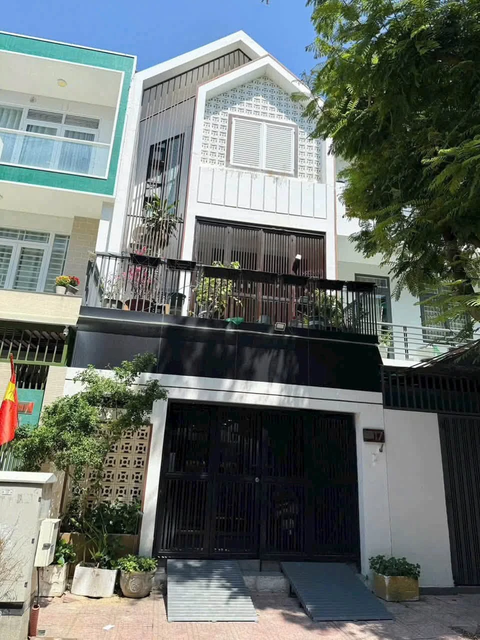 Bán nhà 3 tầng 100m2, 4PN, KĐT Hà Quang 1, Phước Hải, Nha Trang, giá 10,8 tỷ - Ảnh 1