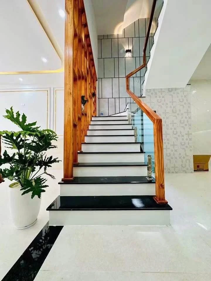 Bán nhà mặt tiền 80m2, 4 phòng ngủ Gara Quyền Quy Nhơn - Ảnh thu nhỏ 4