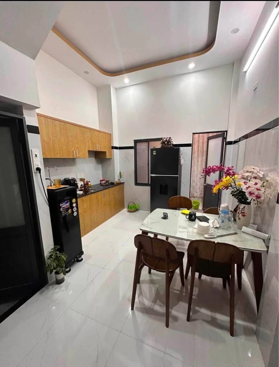 Bán nhà 3 tầng full nội thất đường Nguyễn Thị Minh Khai, trung tâm Quy Nhơn, 105m2 - Ảnh thu nhỏ 3