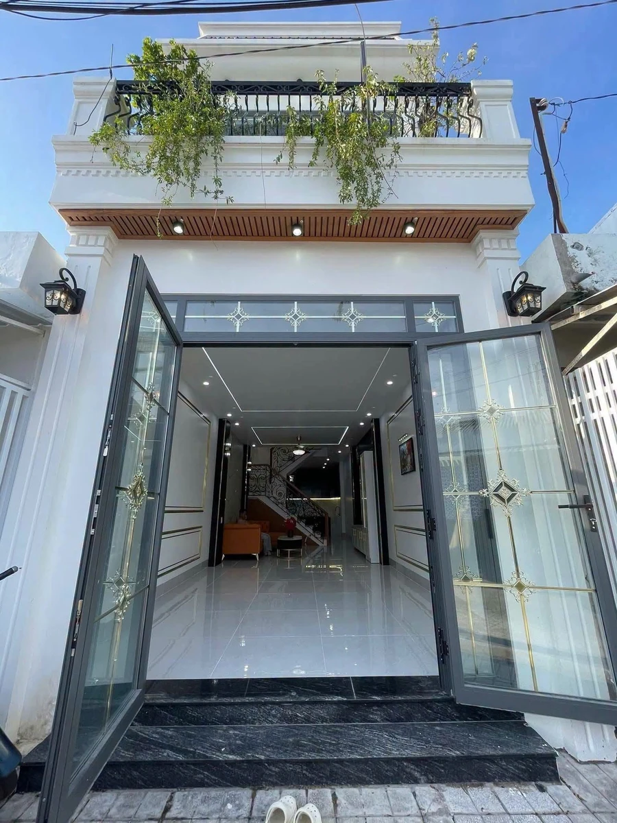 Bán nhà 1 trệt 1 lầu mặt tiền Nam Cao, Rạch Giá, 60m2, giá 2 tỷ 450 triệu - Ảnh thu nhỏ 2