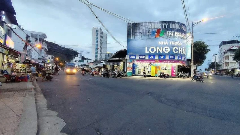 Bán nhà mặt tiền Dương Hiến Quyền Nha Trang 140m² 16,9 tỷ