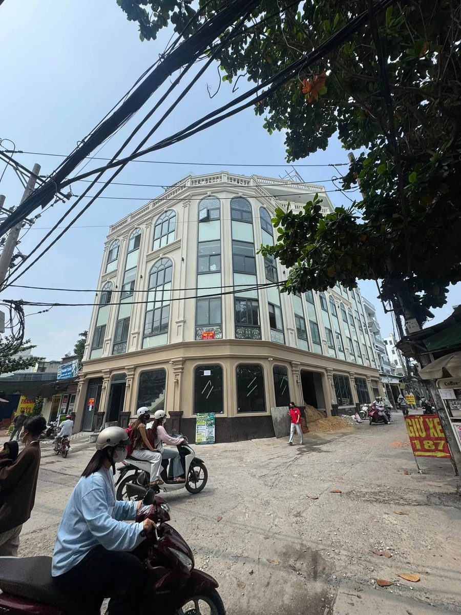 Bán căn hộ dịch vụ lô góc 2 mặt tiền Nguyễn Thái Sơn, Gò Vấp 275m2 giá 58 tỷ - Ảnh thu nhỏ 2