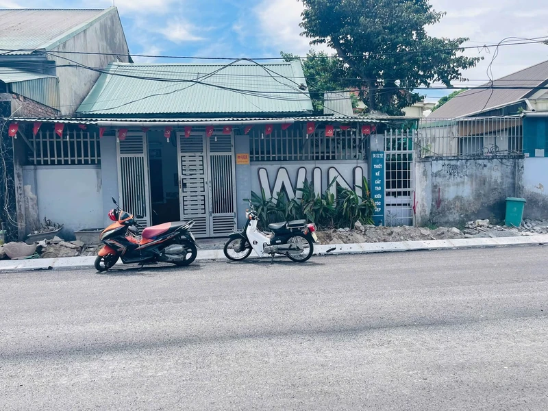 Bán đất kèm nhà cấp 4, 2PN, 167.4m2, MT Nguyễn Gia Thiều, TP Vinh