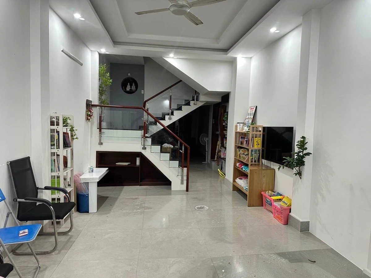 Bán nhà mặt tiền Huỳnh Tấn Phát Q7, 70m2, 3PN, 11 tỷ - Ảnh thu nhỏ 3