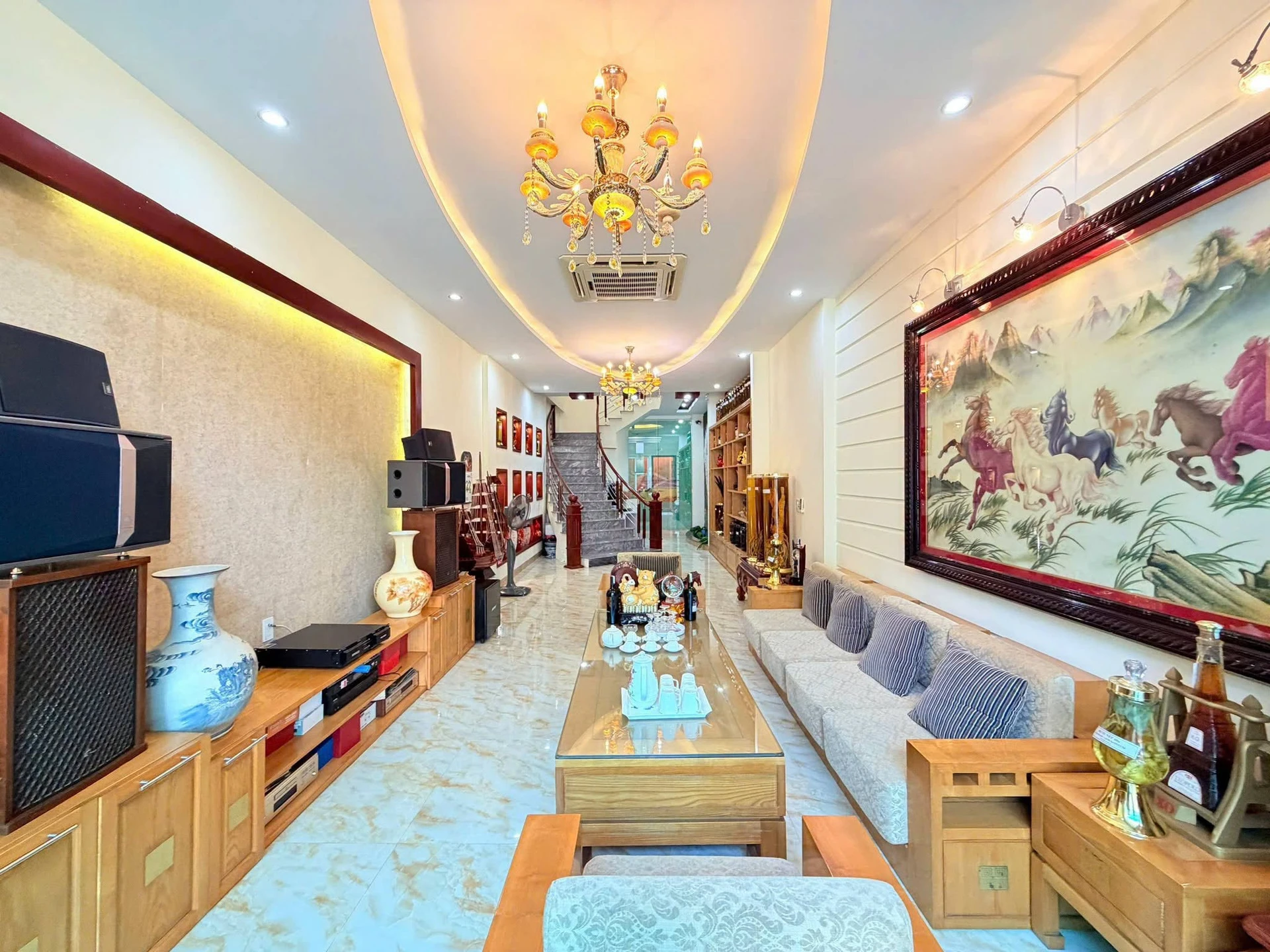 Bán nhà 3 tầng 120m² đối diện Nhà Văn Hoá 4,2 tỷ - Ảnh 1