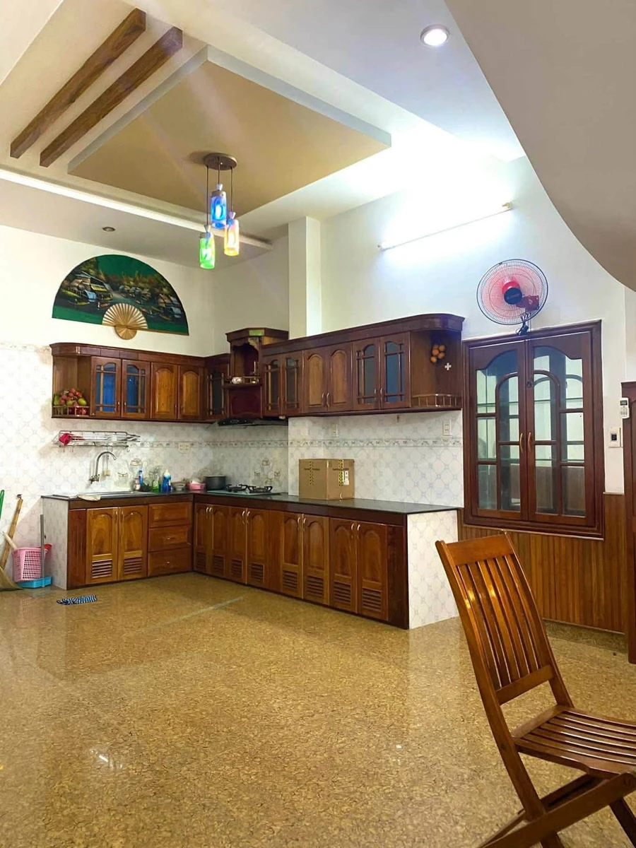 Bán nhà 72m² 4PN 4WC Hoàng Diệu Quận 1, 8 tỷ - Ảnh 1