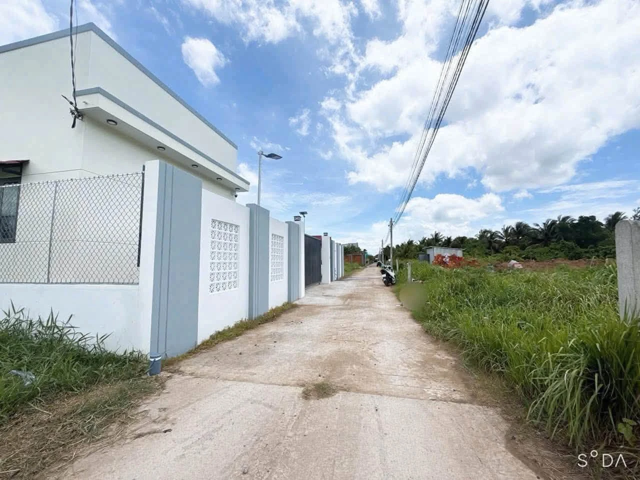 Bán nền sát Uỷ ban Phú Tân, 150m2, full thổ cư, 1 tỷ 100 - Ảnh 1