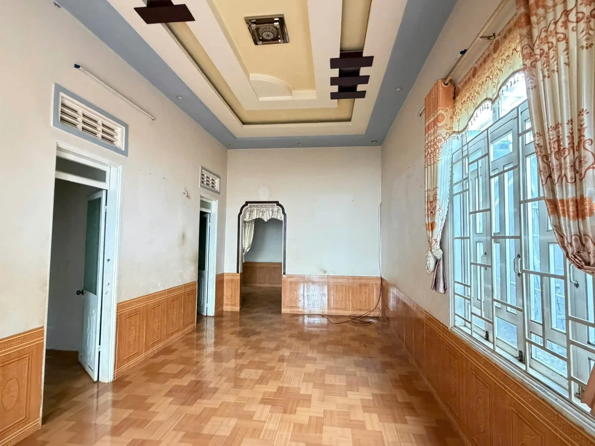 Bán nhà mái Thái 12x17m, 3 phòng, Ỷ Moạn 1 tỷ 7 - Ảnh 1