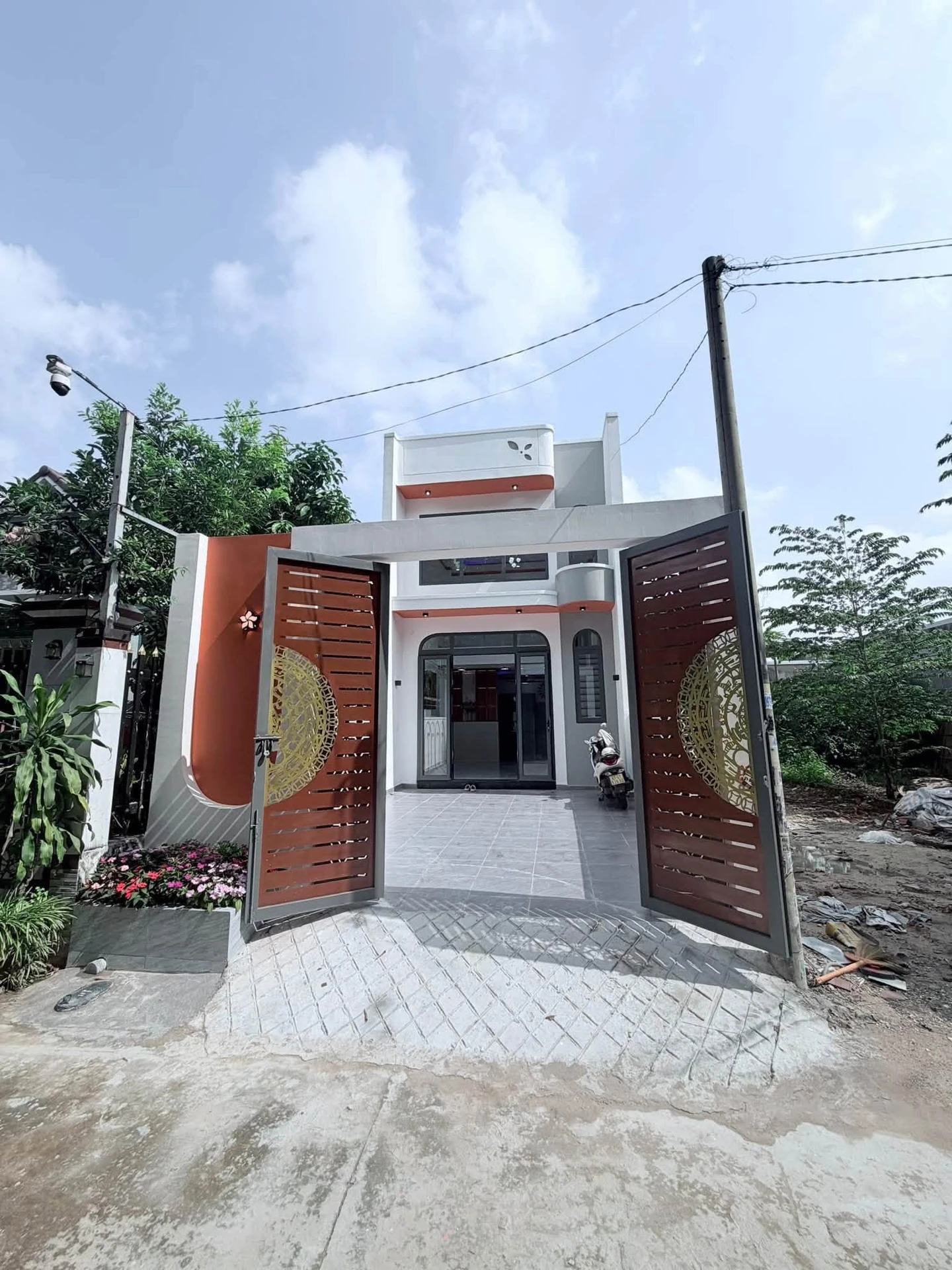Bán nhà gác lửng 133m2, 3PN, giá 2,18 tỷ tại Chánh Phú Hòa, Bến Cát, Bình Dương - Ảnh 1