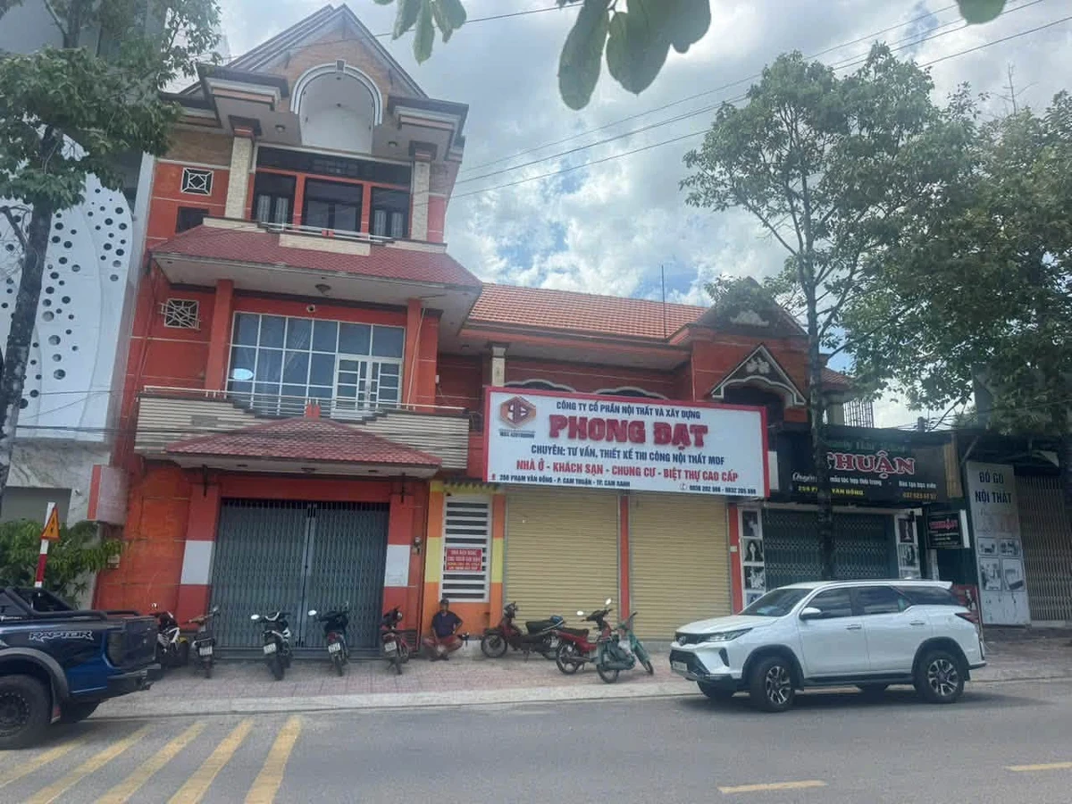 Bán nhà 3 tầng mặt tiền Phạm Văn Đồng, Cam Ranh, 170m2 - Ảnh 1
