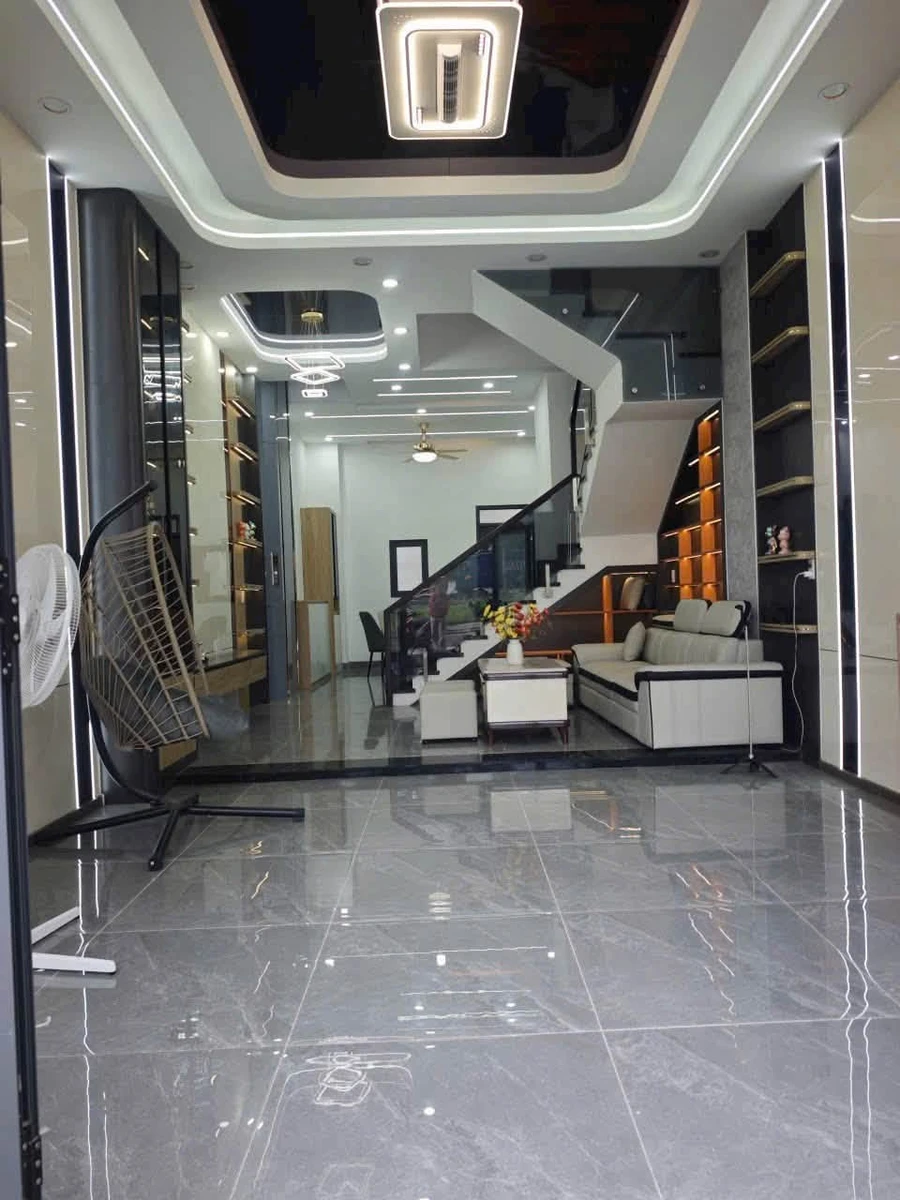 Bán nhà phố Icon Center Dĩ An 64m², 1 trệt 2 lầu, 4PN, có thang máy - Ảnh thu nhỏ 3