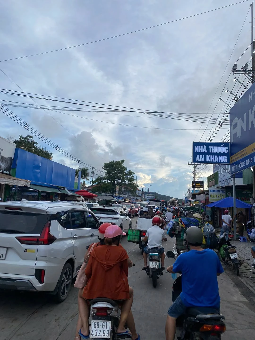 Bán đất 100m² full thổ cư gần chợ Dương Đông, giá 1 tỷ - Ảnh 1