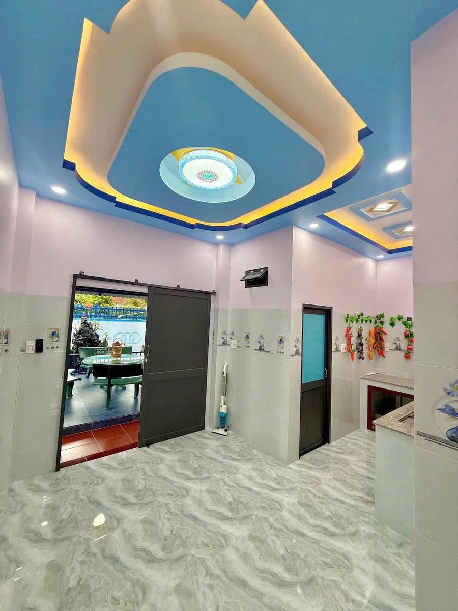 Bán nhà phố 138m2 sân vườn 3 PN Thủ Thừa - Ảnh thu nhỏ 3