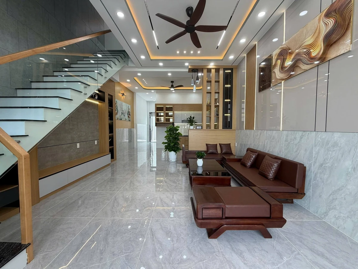 Bán nhà 115m² 3 phòng ngủ Mỹ Hạnh Nam Hóc Môn 2,95 tỷ - Ảnh thu nhỏ 2