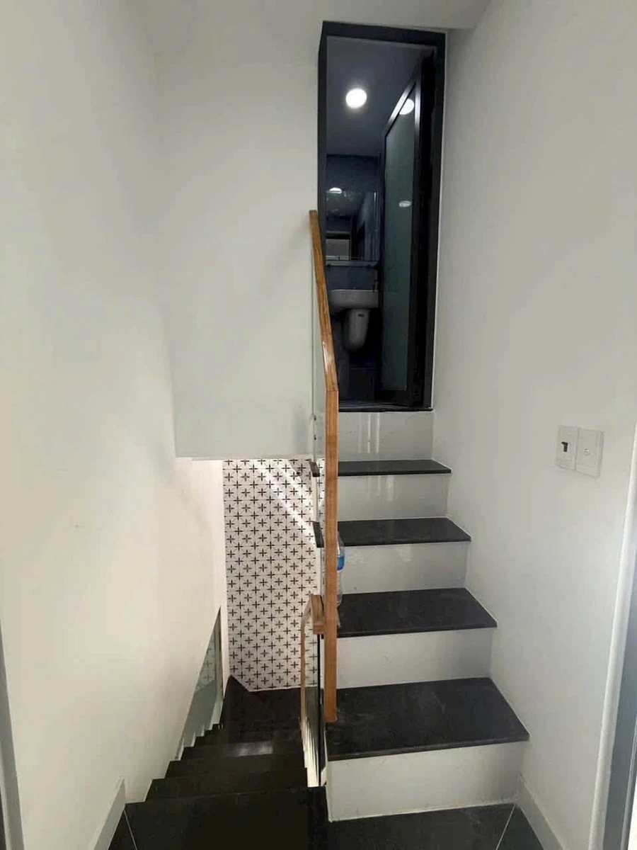 Bán nhà mặt tiền Quận 7, 2 PN, 32 m2 - Ảnh thu nhỏ 5