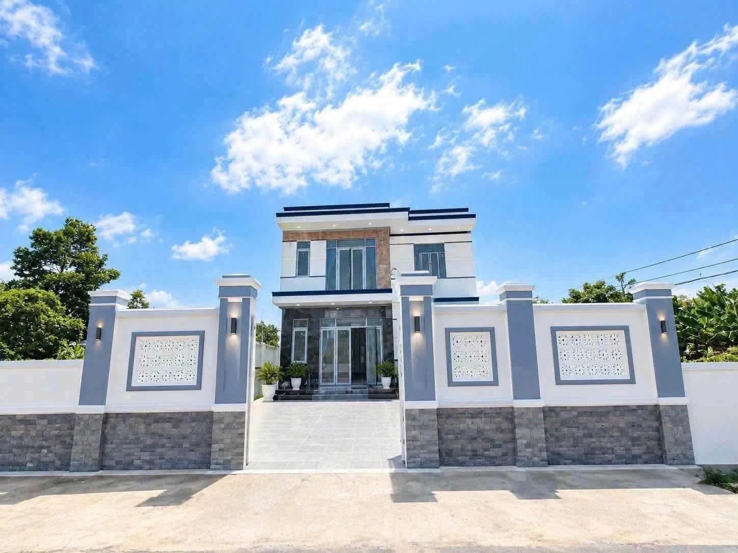 Bán nhà 1 trệt 1 lầu 10x21m, 3PN, cách QL22 70m, Ấp Bầu Sim, Củ Chi - Ảnh 1