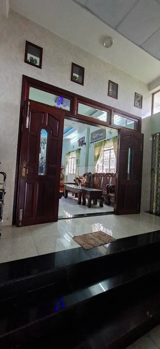 Bán nhà 2 tầng mặt tiền 207m² Nguyễn Bỉnh Khiêm, Rạch Giá - Ảnh thu nhỏ 2