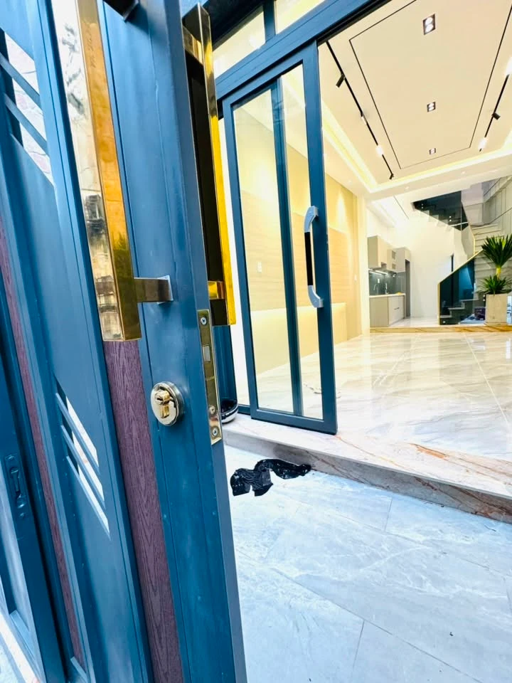 Bán nhà HXH 4 tầng 40m2 gần Tân Vĩnh, Quận 4, giá 8,79 tỷ - Ảnh 1