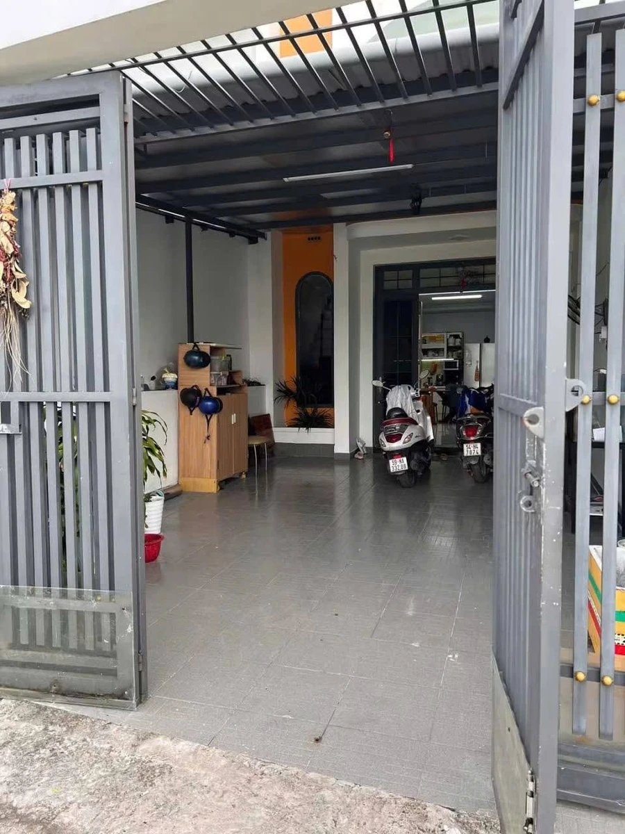 Bán nhà 1 trệt 1 lầu 143m2, 3PN, gần The Sol City, Long Thượng, Cần Giuộc, Long An - Ảnh thu nhỏ 2