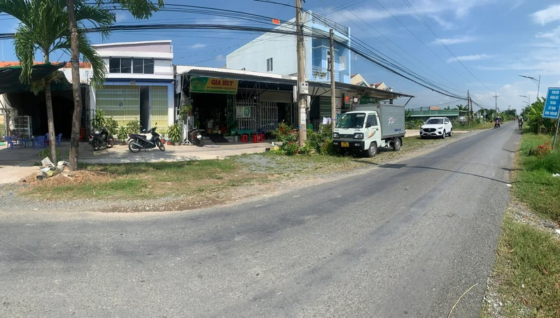 Bán nhà mặt tiền 100m2, 5 phòng ở Thủ Thừa, Long An, 2.7 tỷ