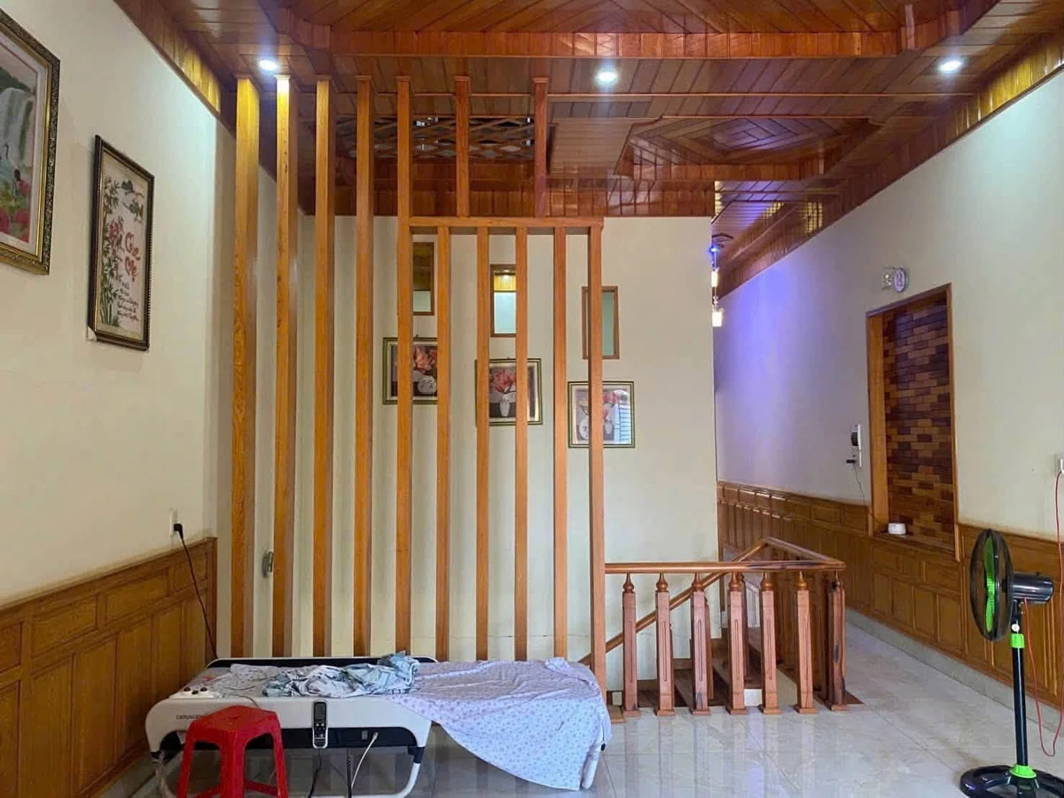 Bán nhà mê gỗ Pơ Mu mặt tiền Trịnh Văn Cấn, 5x20,5m, 6,35 tỷ, Buôn Ma Thuột - Ảnh thu nhỏ 4