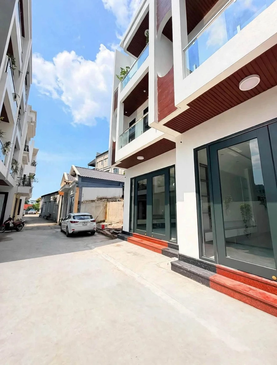 Bán nhà 3 tầng 63m² đường ô tô Cao Thắng Tân Bình - Ảnh 1