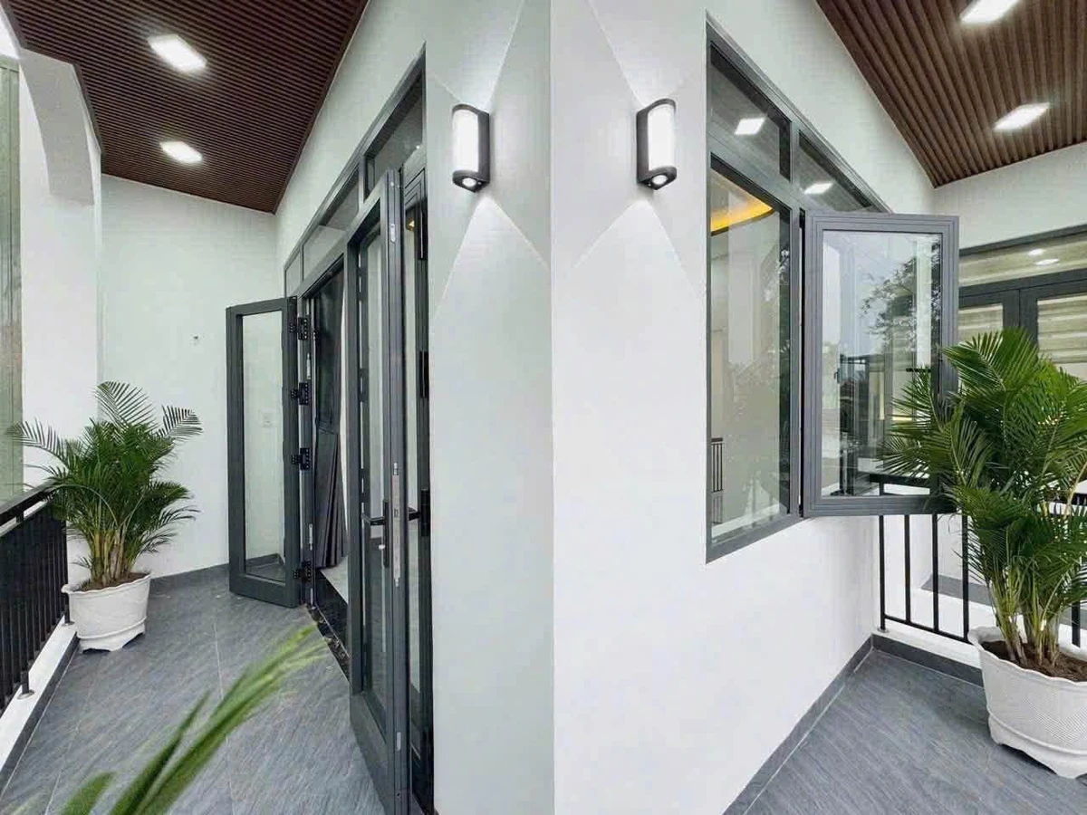 Biệt thự mini mới xây Biên Hòa 4PN, 2WC, 112m² giá 2 tỷ - Ảnh thu nhỏ 2