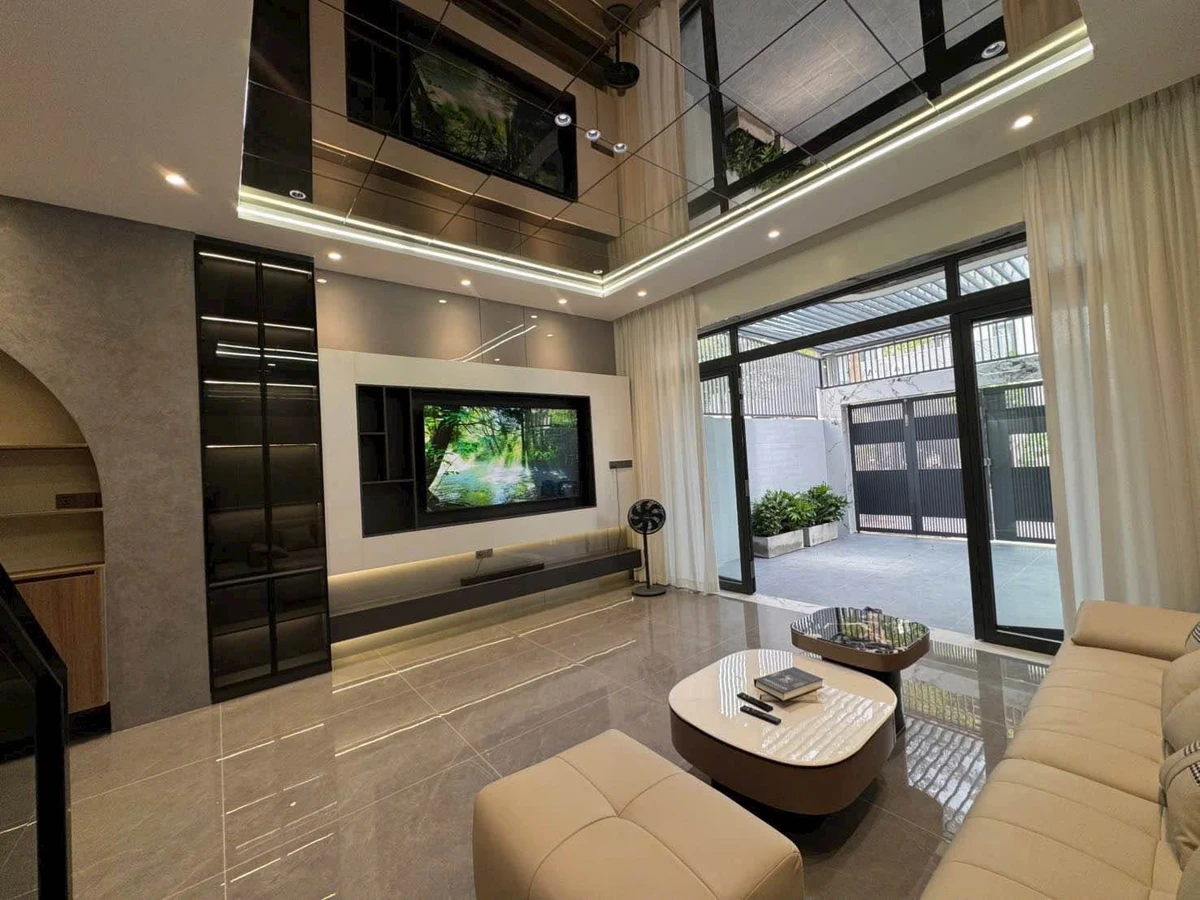 Bán nhà 3 tầng 230m² Nha Trang, giá 8,5 tỷ - Ảnh thu nhỏ 2