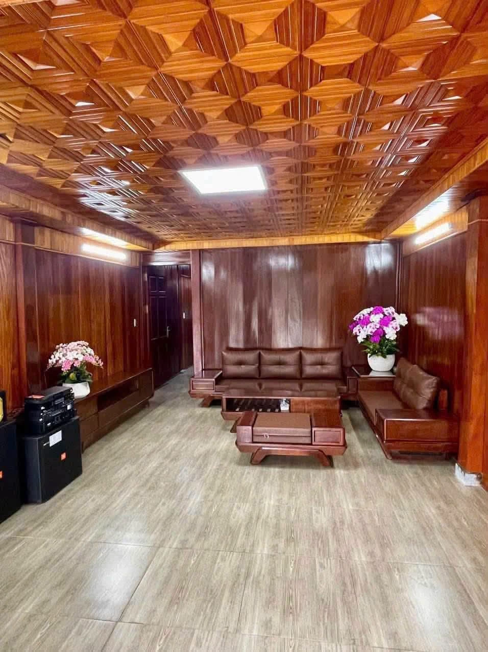 Bán nhà 2 tầng 4 PN 67,5m² Phố Thắng Lợi, Tân Hưng - Ảnh 1