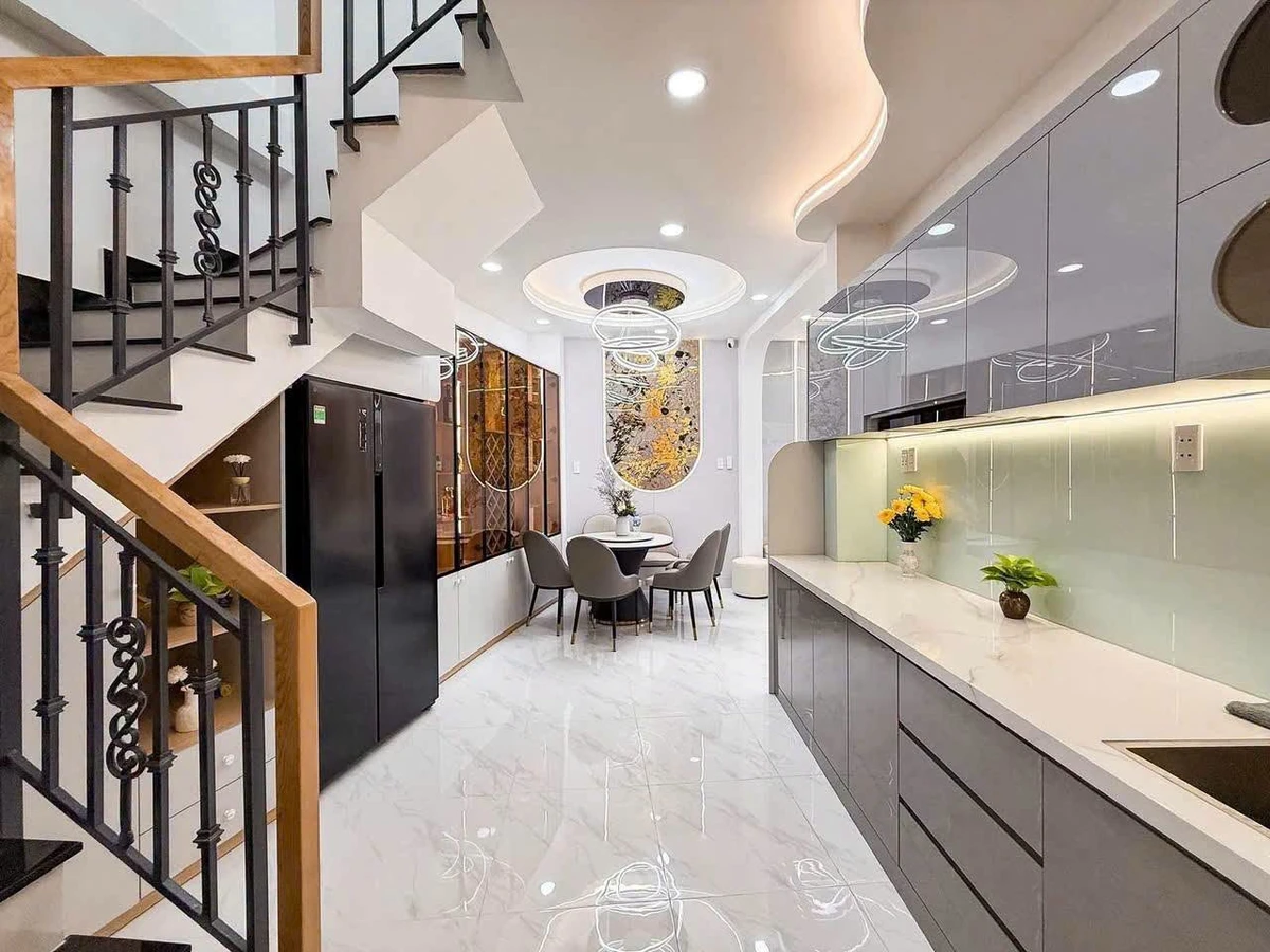 Bán nhà 48m2 1 trệt 1 lầu sân thượng, 3 phòng ngủ, tặng full nội thất, Bình Thạnh - Ảnh thu nhỏ 2