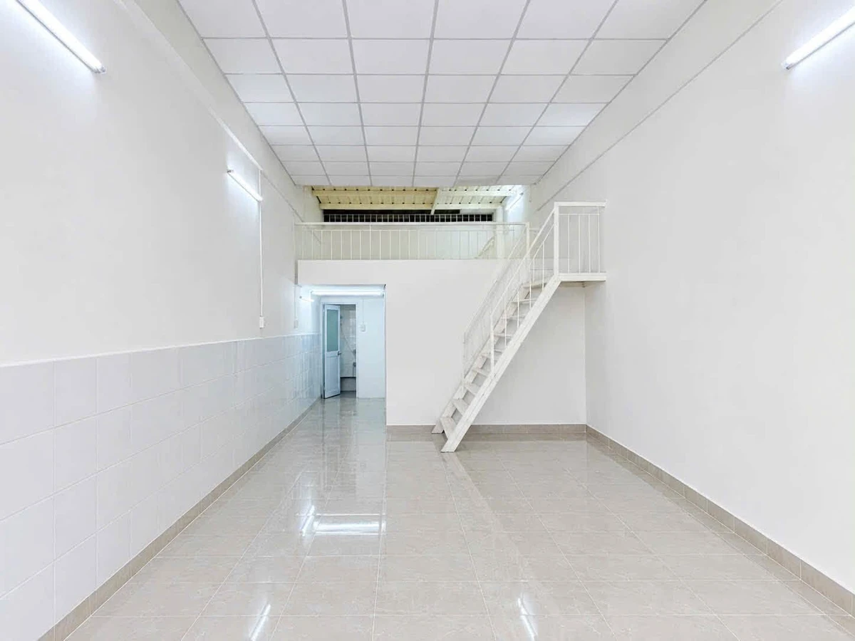 Cho thuê nhà 4x15m, 2PN mặt tiền khu Họ Lê, Tân Phú - Ảnh thu nhỏ 2