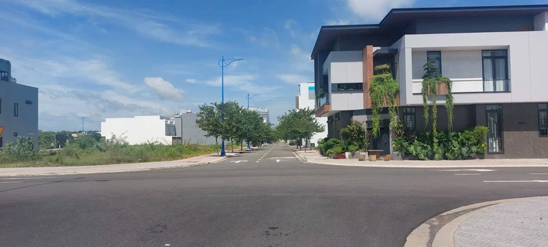 Bán đất lô góc 2 mặt tiền 135m2 khu TĐC Hòa Long, TP. Bà Rịa, giá 2,95 tỷ